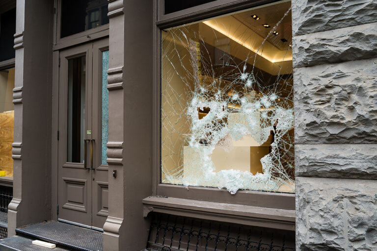 Signs That It's Time To Replace Your Windows